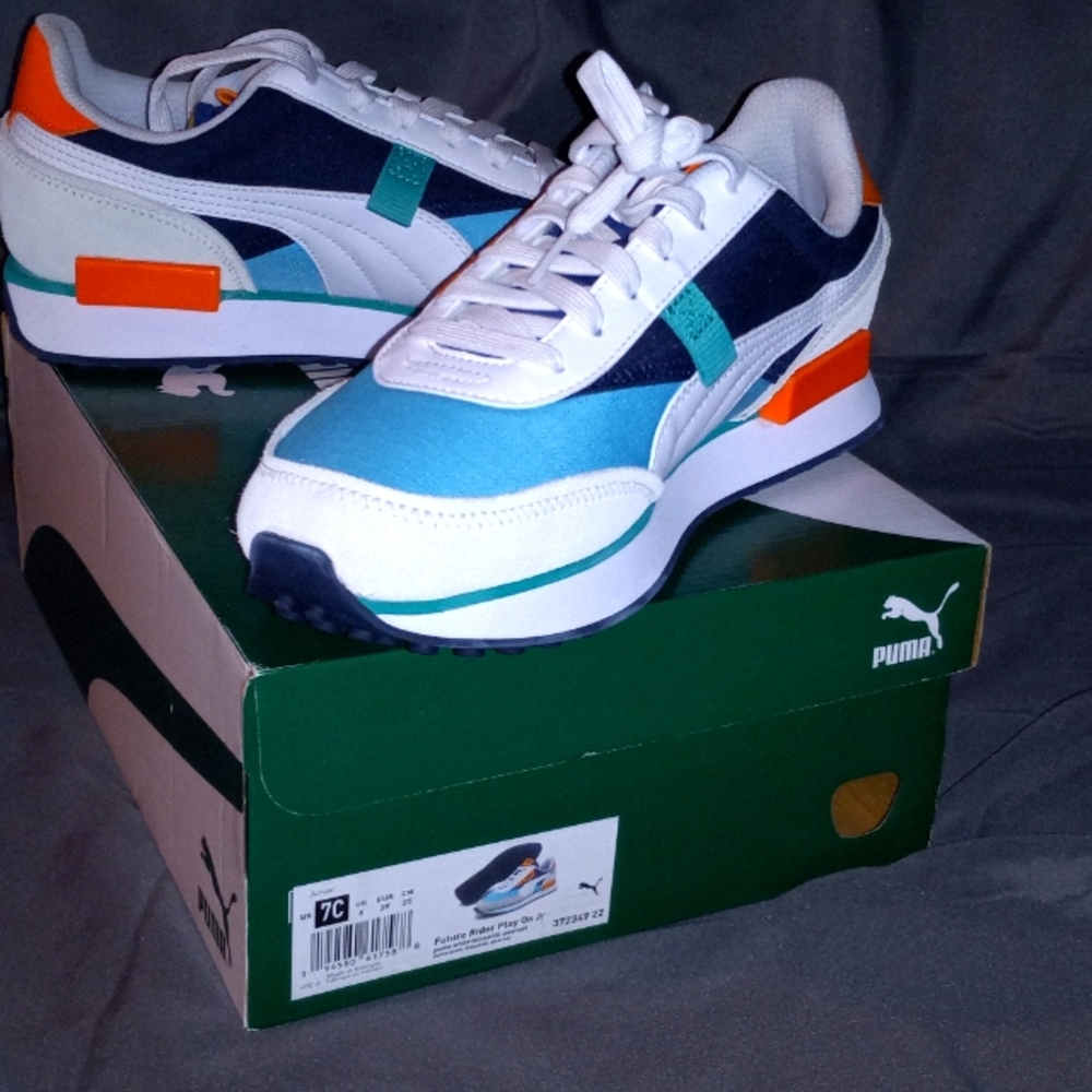 New With Box! Puma Future Rider multicolor Boys Sz 7c